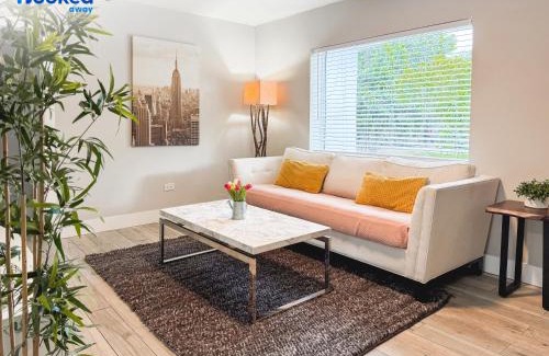 Biscayne Park Casa | HOUSE WITH POOL and BBQ, 12 MIN to the BEACH
