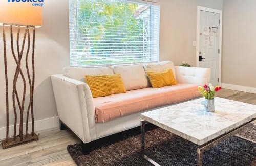 Biscayne Park Casa | HOUSE WITH POOL and BBQ, 12 MIN to the BEACH