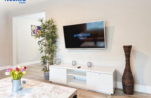 Biscayne Park Casa | HOUSE WITH POOL and BBQ, 12 MIN to the BEACH
