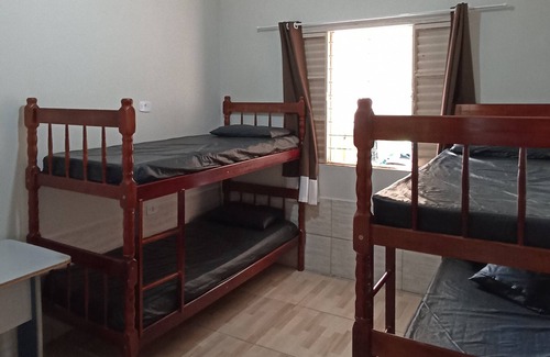 Jardim Carolina Casa | # Casa con piscina y Wifi, barrio tranquilo y familiar !! Grande y acogedor !!