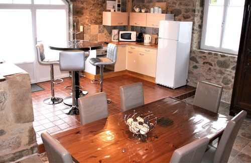 Pouzauges Casa | House with pool at Domaine de La Chouannerie 15 minutes from Puy du Fou