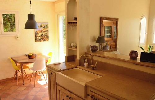 Chusclan Casa | HOUSE WITH POOL BETWEEN AVIGNON NÎMES AND ORANGE