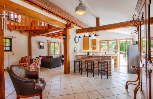 Canapville Casa | House with pool