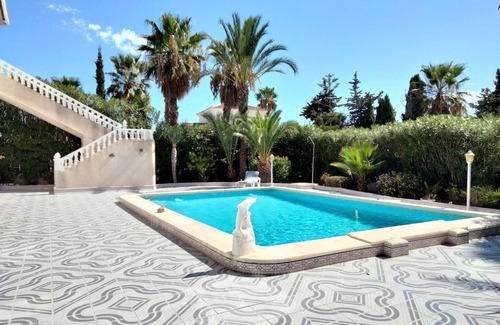 La Siesta Chalet De Esquí | Villa Independiente con piscina privada