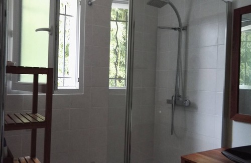 Leognan Casa | Casa con piscina en el corazón del viñedo.