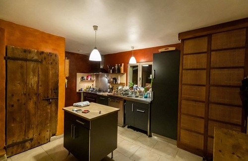 Salernes Casa | Casa con piscina en la colina