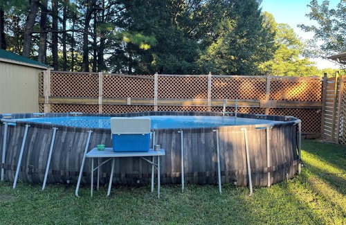 Jackson Casa | House with pool/privacy/fire pit fence in town