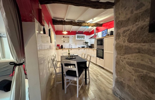 Freixieiro de Soutelo Villa | Casa romántica, piscina privada climatizada, playa 5 minutos