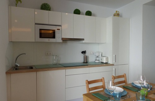 Benalmadena Casa | Casa con piscina privada y patio con solarium en el corazón del pueblo
