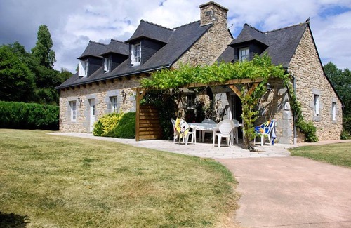 Boqueho Casa | CASA TIPICA CON PISCINA INTERIOR EN INVIERNO Y EXTERIOR EN VERANO