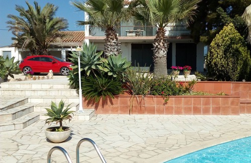 L'Ampolla Casa | Casa con piscina privada y barbacoa
