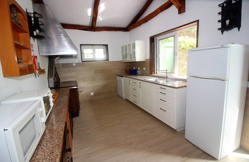 Vilar da Veiga Chalet De Esquí | Casa con piscina privada y pista de tenis en Gerês