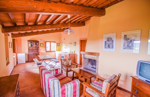 Amelia Casa | House with private pool in Umbria, 90 kms northern Rome. 6 bedrooms.