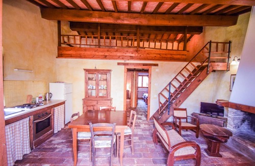 Amelia Casa | House with private pool in Umbria, 90 kms northern Rome. 6 bedrooms.