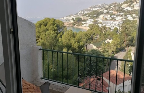 Almadraba-Canyelles Chalet De Esquí | Casa con vistas al mar y montaña en la Almadrava AV-36