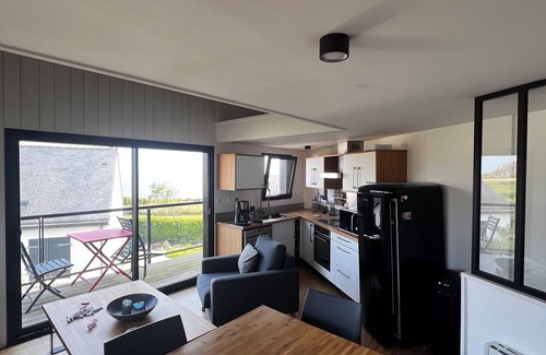 Clohars-Carnoet Casa | House with sea view, fifty metres from the GR34 coastal path