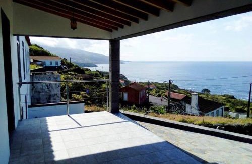 Santo Amaro Casa | House with sea view in Santo Amaro, 212 sq m, terrace