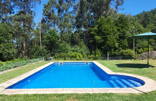 Mos Casa | Casa con piscina y finca privada a 15 minutos de Vigo (apta para mascotas)