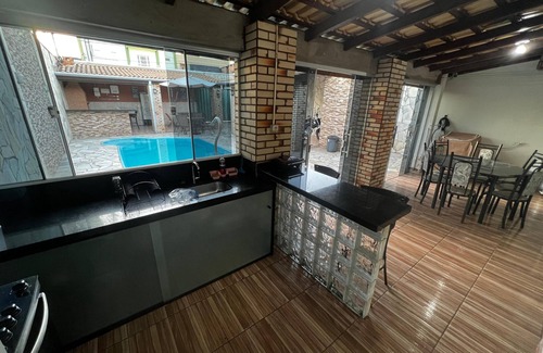 Centro Politico Administrativo Casa | House with swimming pool and barbecue.