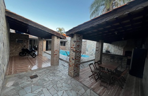 Centro Politico Administrativo Casa | House with swimming pool and barbecue.
