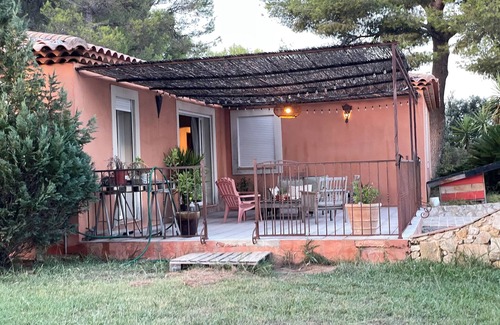 Velaux Casa | House with swimming pool and Clim for 6 people - near Aix en Pce and Marseille.