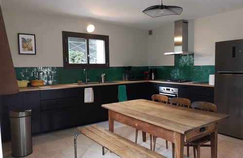 Auch Casa | House with swimming pool sleeps 13. A 15-minute walk from the historic center of Auch!