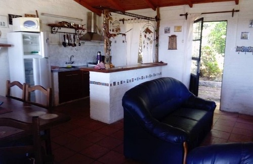 Piriapolis Casa | casa de dos dormitorios para 5/6 personas ubicada en el cerro del toro, cochera