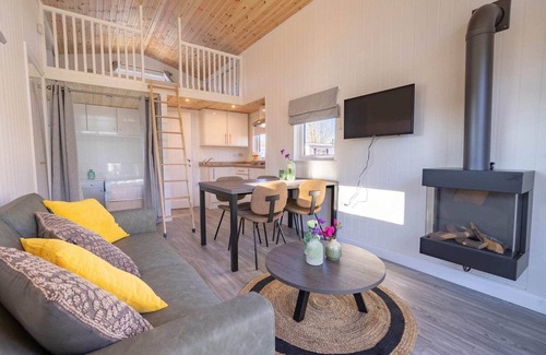 IJhorst Casa | Casa con terraza, a 2 km de IJhorst