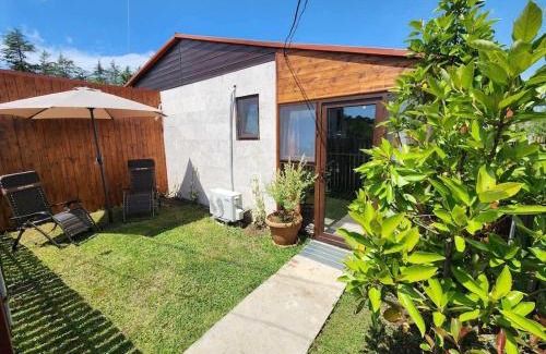 Ureki Casa | House & yard Hellen S for two 150m from beach