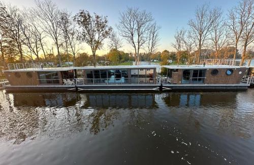 Offingawier Alquiler De Eote | Houseboat 19 20 Sneekermeer