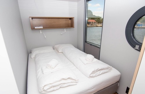 Offingawier Alquiler De Eote | Casa flotante un alojamiento único con una vista despejada
