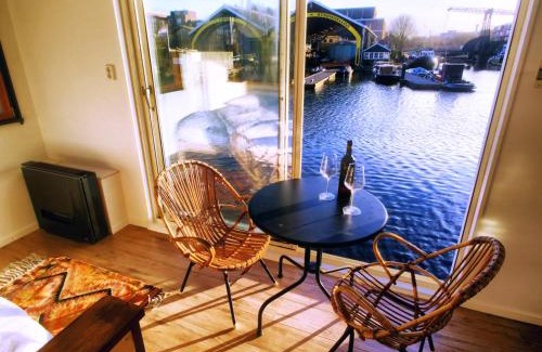 Oostelijke Eilanden en Kadijken Cama Y Desayuno | Houseboat Concordia B&B