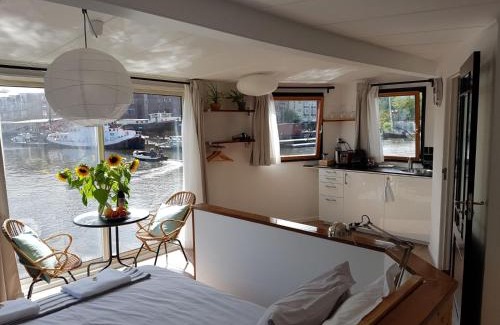 Oostelijke Eilanden en Kadijken Cama Y Desayuno | Houseboat Concordia B&B