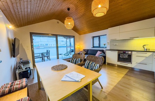 Smichov Alquiler De Eote | Houseboat Franklin + electric boat, max. 6 person