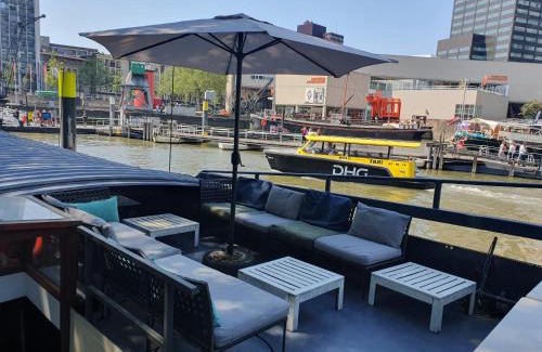 Stadsdriehoek Alquiler De Eote | Houseboat holiday apartments Rotterdam