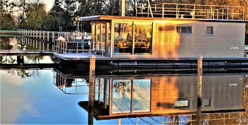Monnickendam Alquiler De Eote | Houseboat Isola