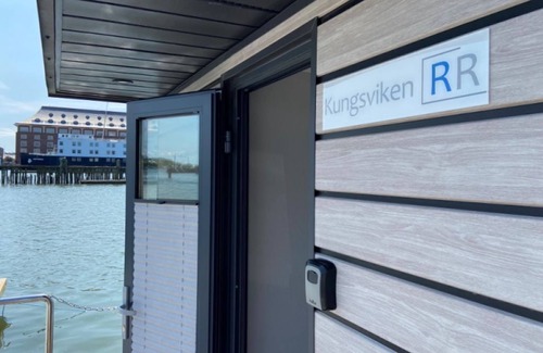 Lundby Alquiler De Eote | Houseboat KUNGSVIKEN with roof terrace in the center of Gothenburg