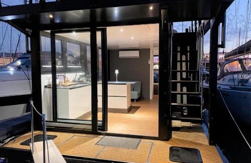 Villaggi Alquiler De Eote | HouseBoat - Lago Maggiore con Jacuzzi