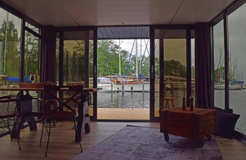 Flensburg Alquiler De Eote | Houseboat Leni, Flensburg