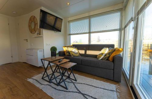 Monnickendam Alquiler De Eote | Houseboat Tomio NS001 near Amsterdam
