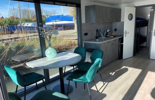 Monnickendam Alquiler De Eote | Houseboat Tulip NS006