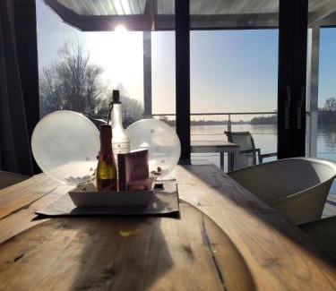 Wiesbaden Alquiler De Eote | Houseboat villa.nautica