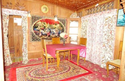 Nagin Bagh Alquiler De Eote | Houseboat Young Kabul