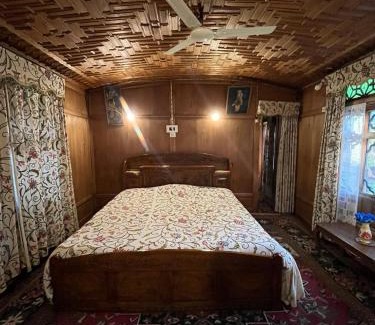 Nagin Bagh Alquiler De Eote | Houseboat Young Kabul