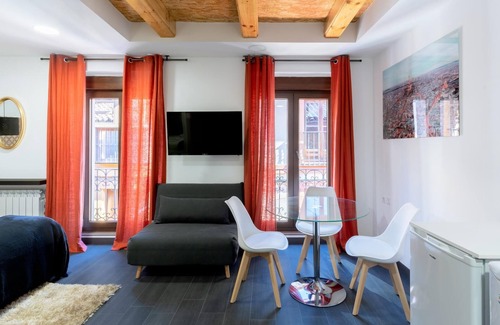 Old Town Apartamento | Housingleon- Five Rooms Barrio Húmedo