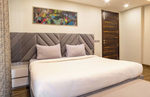 South City I Hotel | Housr 2 BHK Apartment Sector 41 Gurgaon