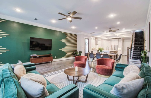 Washington Ave./ Memorial Park Casa | Houston Central Location - Stylish with Jacuzzi