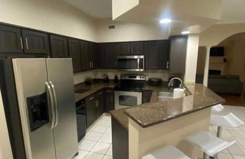 Houston Casa | Houston-Gallo Townhome