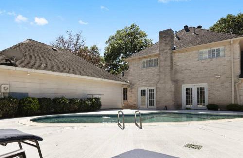 Sugar Land Casa | Houston Luxury 4br/3ba and Pool