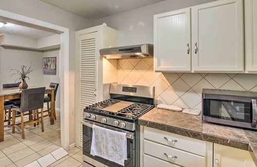 Southeast Houston Casa | Houston Vacation Rental w/ Private Yard!